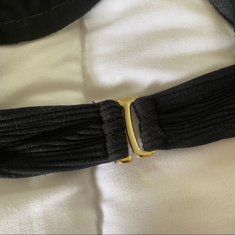 437 Bikini - Picture 3 of 6